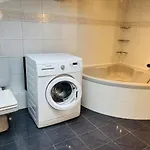 Apartment T4 Familial Piscine, Plage, Clim, Wifi *