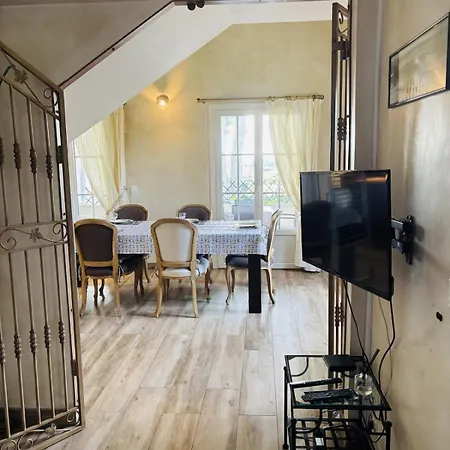 3 Chambres, Piscine, Plage, Clim, Wifi Апартаменты *